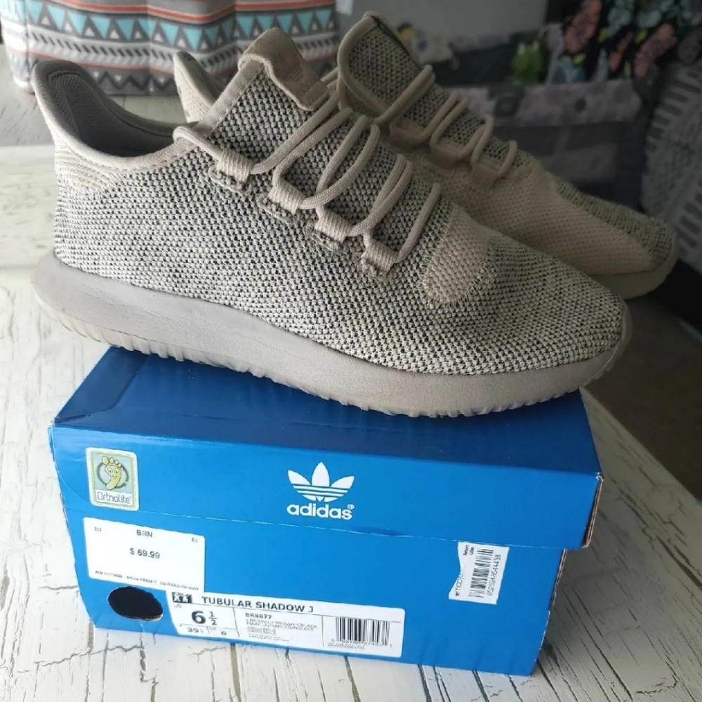 Adidas tubular shadow